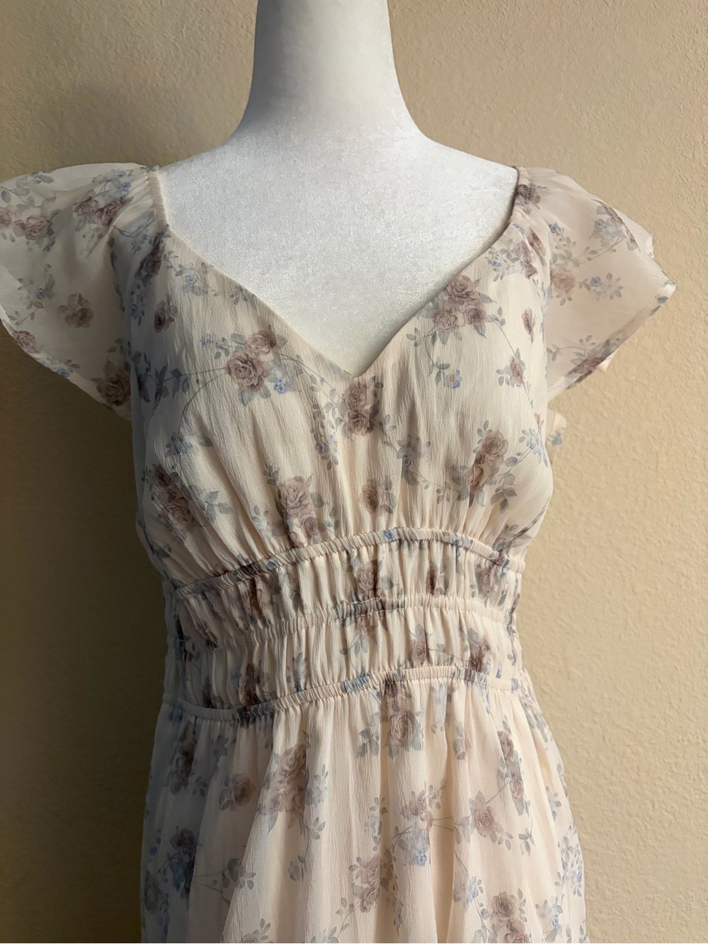 Petal & Pup Talia Cream Floral Maxi Dress with Ruffled Sleeves - Picture 2 of 13